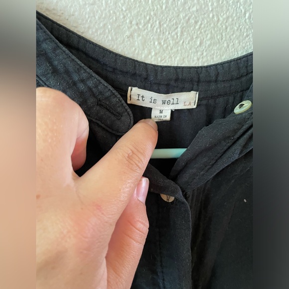 It is well black button down shirt, size medium - Picture 3 of 8